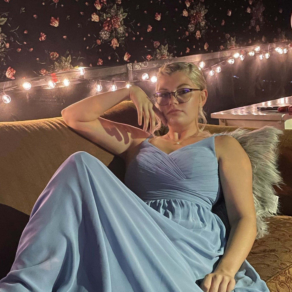 Meet your Posher, Alexis